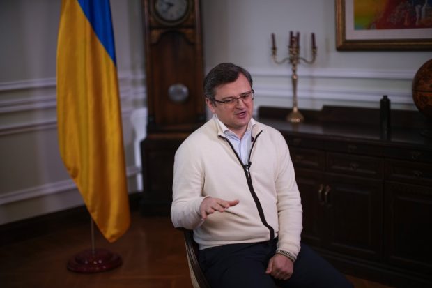 Кулеба: Украјина неће потписати споразум о одрицању од територија