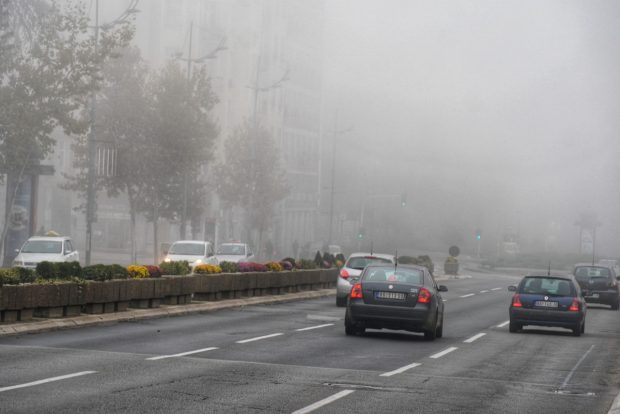 Могућа магла на путевима, прилагодити брзину возила