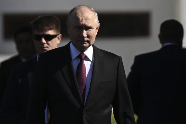 Путин: Ситуација у свету тешка и напета