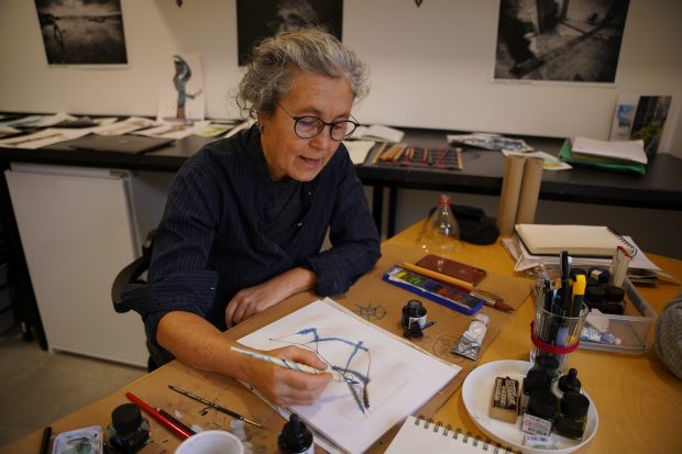 Италијанска уметница која „живи“ и ствара у новосадској Културној станици „Барка“ – Антонела Дијана (ВИДЕО)