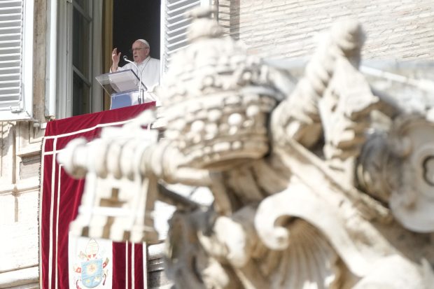 Папа Фрања позива на обавезујући глобални споразум о вештачкој интелигенцији