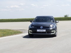 05.09.2016 ::: Vozili smo VW Golf GTE - prvi utisci Vladana Petrovića