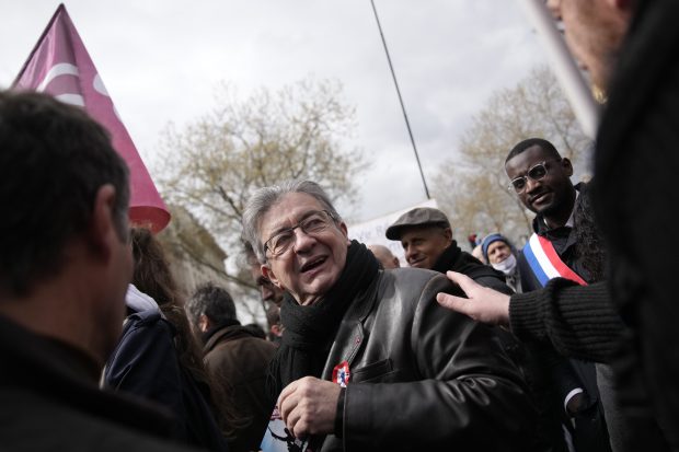 Француска: Меланшон позвао полицију да се придружи грађанским протестима 1. маја