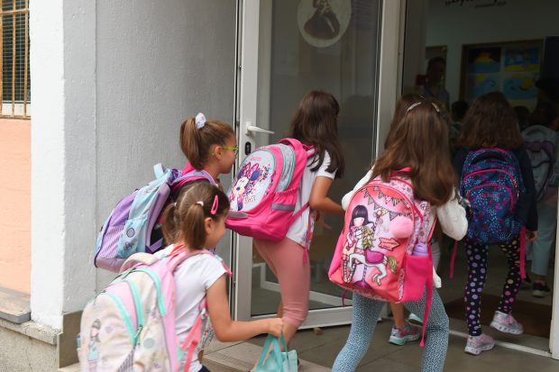 Звук звона за први дан школе: До сада уложено 1.7 милијарди динара у школство у Војводини