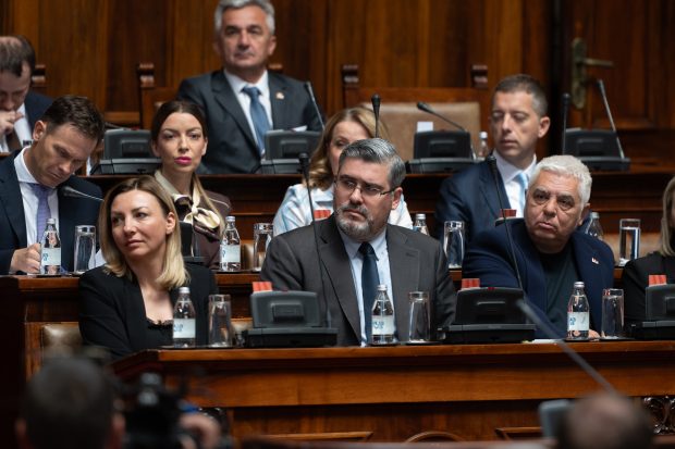 Народни посланици данас настављају расправу, седница од 10 сати