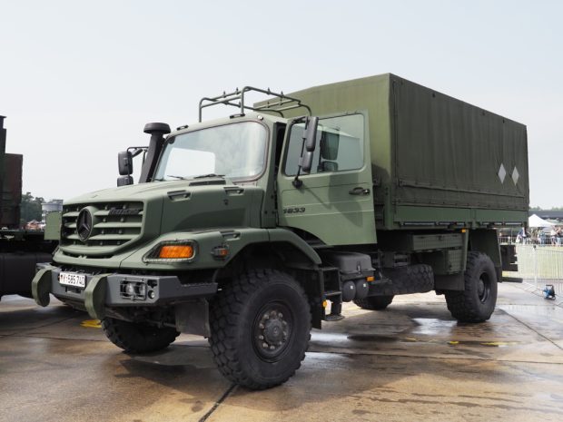 Мерцедес-Бенц испоручио украјинској војсци више од 100 камиона