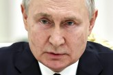 100 odsto, Putin izdaju ne prašta