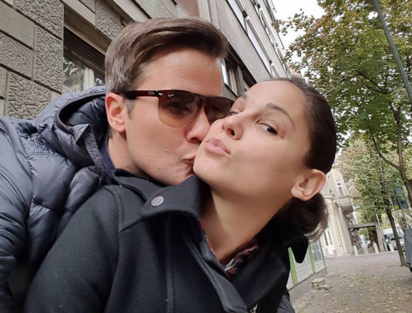 12 godina u srećnom braku, a muža upoznala u liftu: Jana Milić pre braka bila verena za ovog muzičara