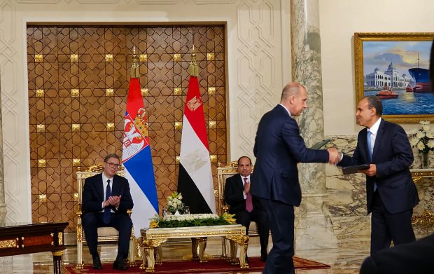 У Србију се враћа 13 здравствених радника, Лончар: Ставите знање у службу нашег здравства
