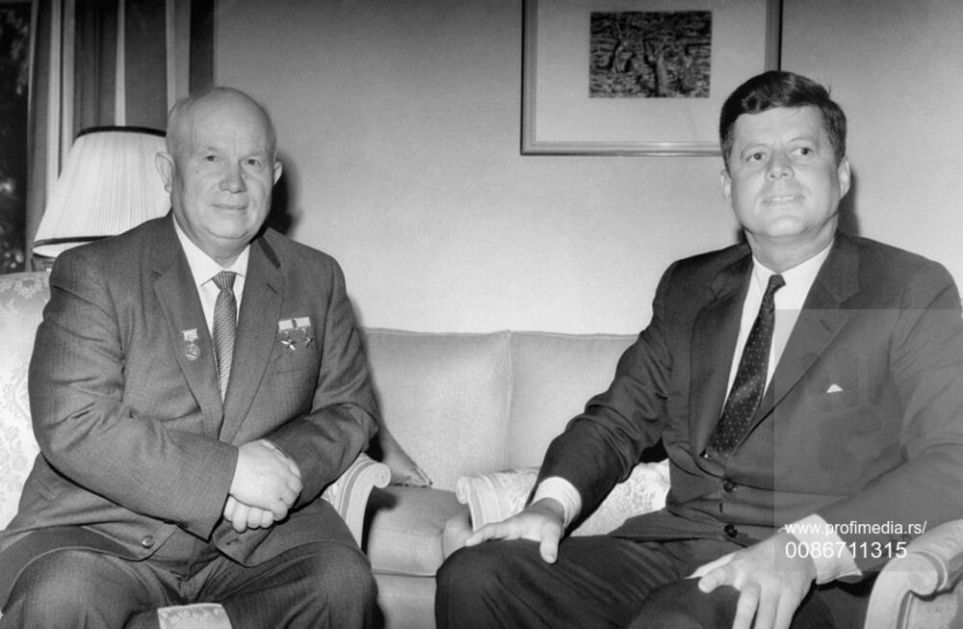 13 DANA PAKLA: Zbog raketa na Kubi Sovjetski Savez i Amerika bili su na ivici nuklearnog rata! Dvoboj iz senke dva predsednika