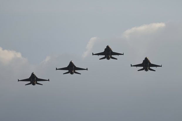 Амерички борбени авиони Ф-15 стигли на Блиски исток