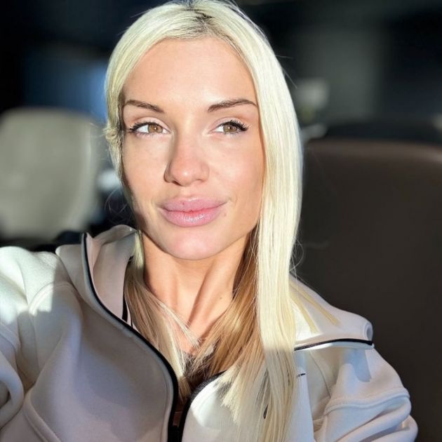 15 godina stariji košarkaš ostvario joj životni san: Ovako Anja Mit izgleda u devetom mesecu trudnoće FOTO
