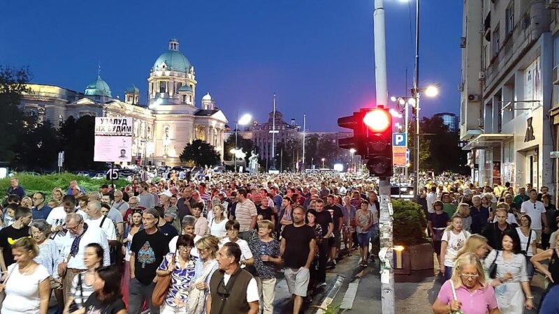 15. protest u Beogradu: Podrška građanima Bačke Palanke i minut ćutnje za Gradačac
