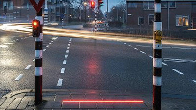18.02.2017 ::: Novi semafor pomaže pešacima sa pametnim telefonima da bezbedno pređu ulicu