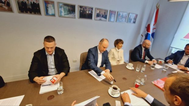 Српска напредна странка потписала коалициони споразум са седам политичких странака – 2. јуна се наставља развој Новог Сада!