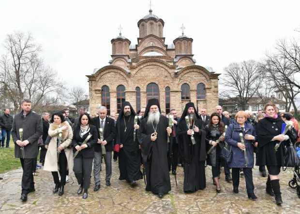 Парастосом и свечаном академијом обележена 20. годишњица Погрома над Србима