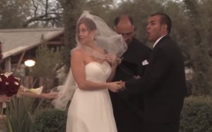 20 najsmešnijih snimljenih trenutaka na venčanjima