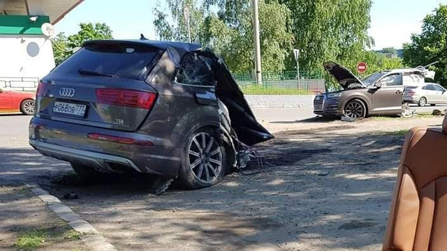 23.07.2021 ::: U stravičnom udesu Audi Q7 prepolovljen - vozač pobegao (FOTO)