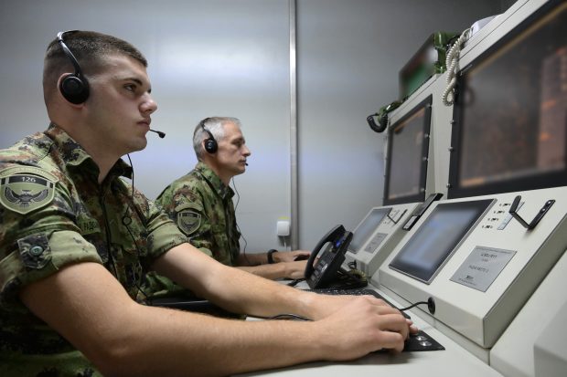 Обука на радарском положају – 24 сата дневно на задатку контроле и заштите