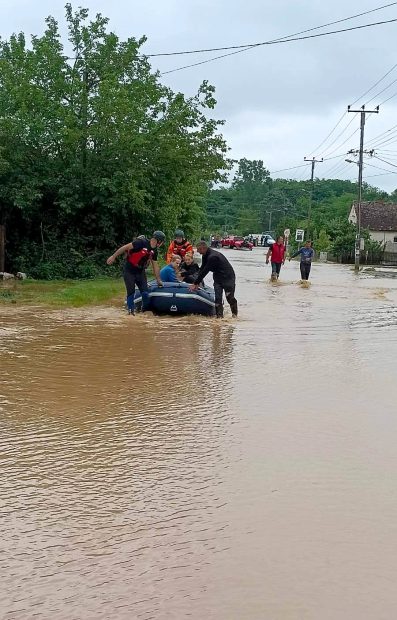 Због поплава евакуисано 26 лица у Мачванском округу