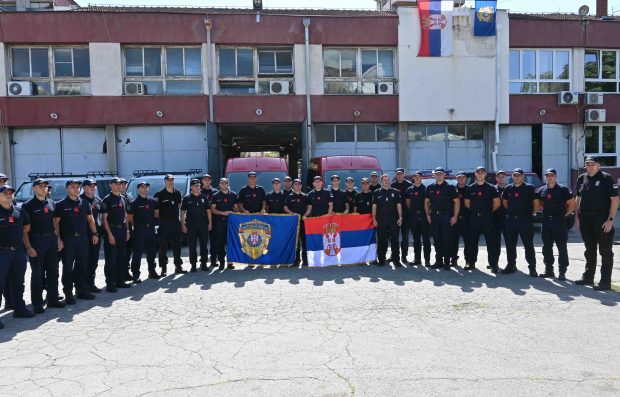 Србија упутила 30 ватрогасаца као помоћ у гашењу пожара у Грчкој