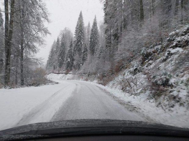 Упозорење РХМЗ: На планинама и више од 30 цм снега, наранџасти метео-аларм