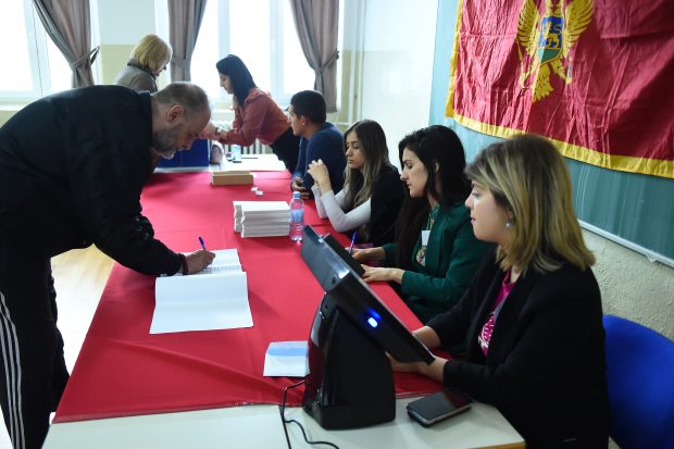 ЦДТ: До подне излазност 31,1 одсто на председничким изборима у Црној Гори