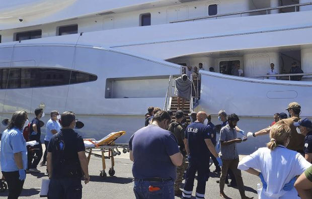 Најмање 32 мигранта погинула када је брод потонуо у близини обале Грчке (ФОТО)