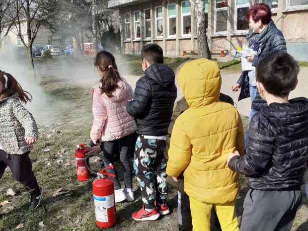 Већ са 4 године знају да угасе пламен – будући новосадски ватрогасци стасавају у ДВД-ЈГСП Нови Сад (ФОТО)