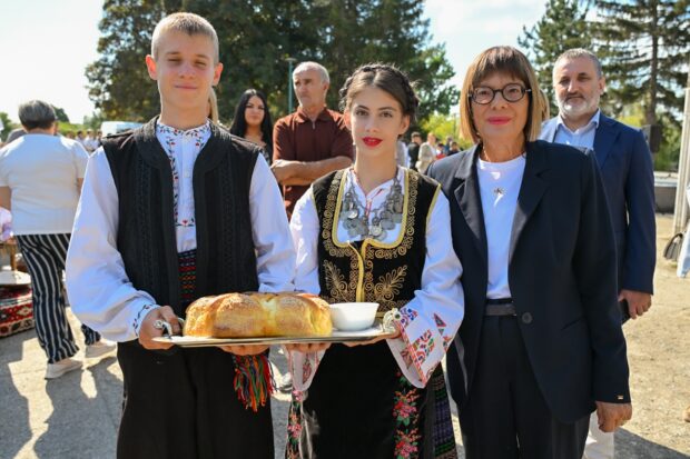 Маја Гојковић на 47. манифестацији „Вишњићеви дани” у Шиду