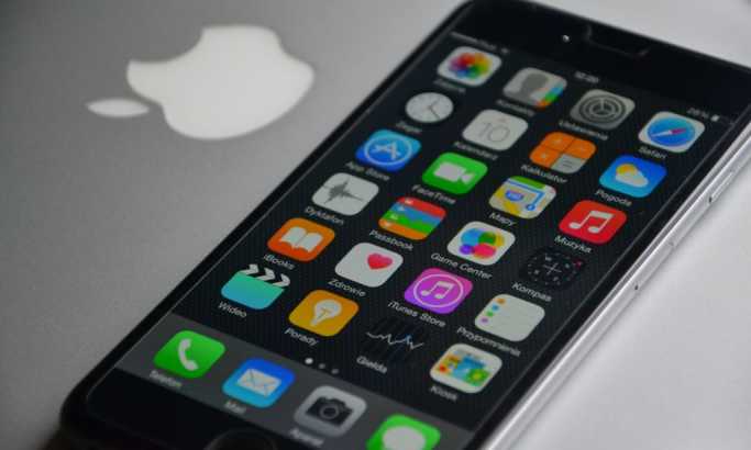 5 aplikacija koje radnici u Appleu uvek brišu sa svog iPhonea jer troše bateriju i internet