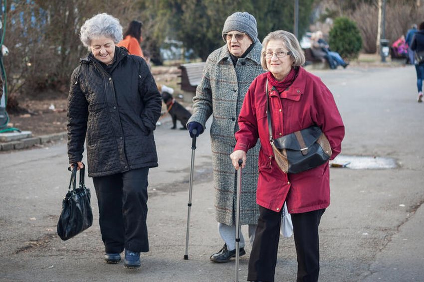 5 ključnih razloga što mnoge Srpkinje nakon 60. rođendana izgledaju kao starice