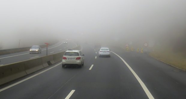 Магла на неким деоницама ауто-путева, видљивост смањена на 50 до 150 метара