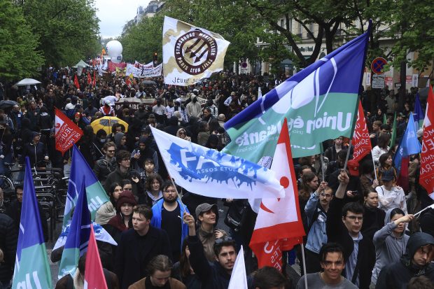 Синдикати позвали на нове протесте 6. јуна против пензионе реформе у Француској