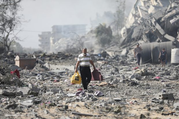 У  Појасу Газе од 7. октобра погинуло готово 24.000 Палестинаца