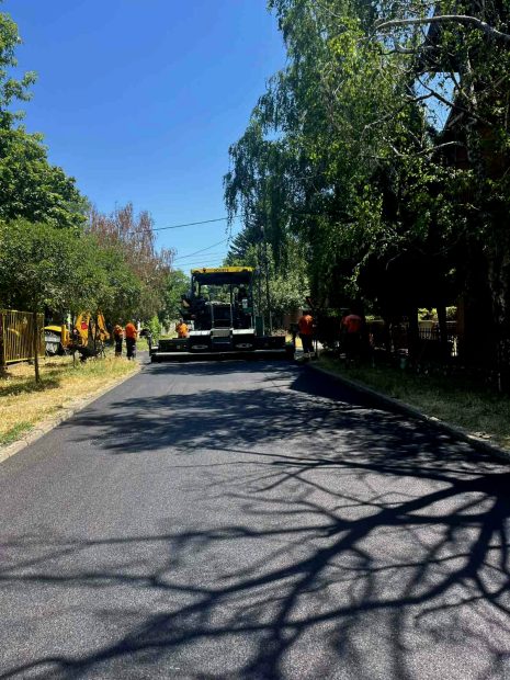 У две улице у Сремској Каменици 850 метара новог асфалта