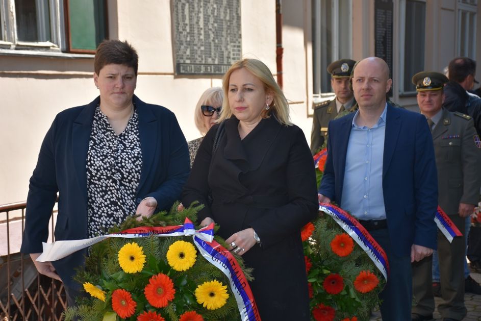 У АПАТИНУ ОБЕЛЕЖЕН 9. МАЈ – ДАН ПОБЕДЕ НАД ФАШИЗМОМ