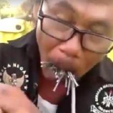 A OD ČEGA SU MU ZUBI? Ovaj čovek jede eksere u slast! (VIDEO)
