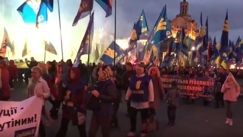 A ovako marširaju pravi ukrajinski fašisti VIDEO