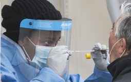 
					AFP: U svetu više od 280.000 umrlo od koronavirusa 
					
									