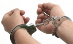 AKCIJA BEOGRADSKE POLICIJE: Troje uhapšeno, zaplenjeni heroin i oružje