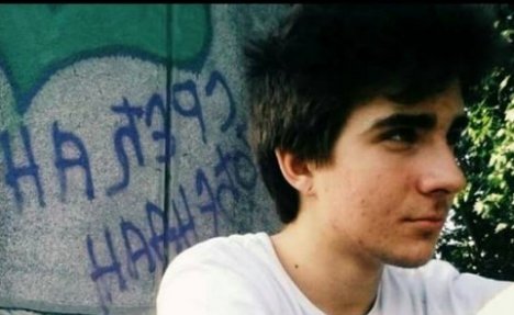 AKO VIDITE OVOG MLADIĆA, JAVITE ODMAH: Nestao Dragutin (17), poslednji put viđen kod Doma omladine