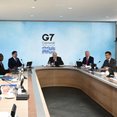 AL SE NEKAD DOBRO JELO: Lideri G7 uživaju u bogatoj trpezi dok kuju planove, a tu je i vino da se zalije