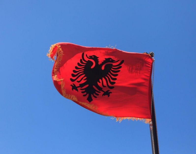 ALBANCI SLOŽNI: Stvorili smo nezavisnu Crnu Goru, sada ćemo isticati naše zastave! Vladi je bolje da se ne svađa sa nama!