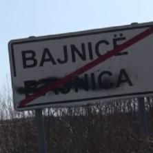 ALBANSKE TABLE SE ČISTE, A SPRSKE NE! Prežrvljani znakovi na srpskom I DALJE STOJE, a vlasti tzv. Kosova ĆUTE kao zalivene (VIDEO)