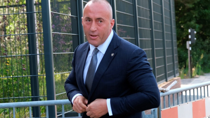 ALBANSKI ZLIKOVAC NOVINARIMA DAO IZJAVU NA SRPSKOM! Haradinaj: Iskorstio sam pravo da se branim ćutanjem (foto)