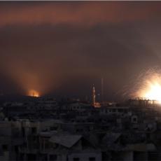 AMERIKANCI BOMBARDOVALI SIRIJU: Koristili zabranjenu municiju, besne požari u Deir ez Zoru