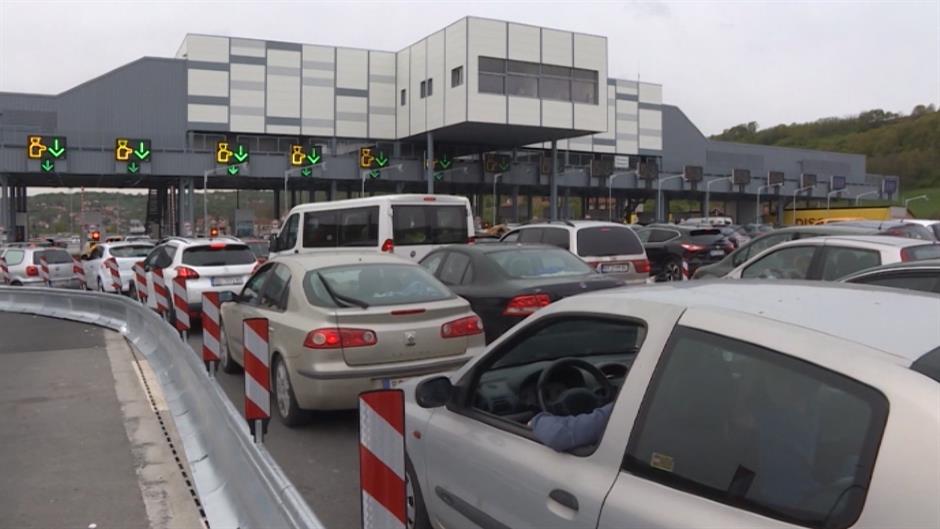 AMSS: Na Ibarskoj magistrali gužva i prekidi saobraćaja