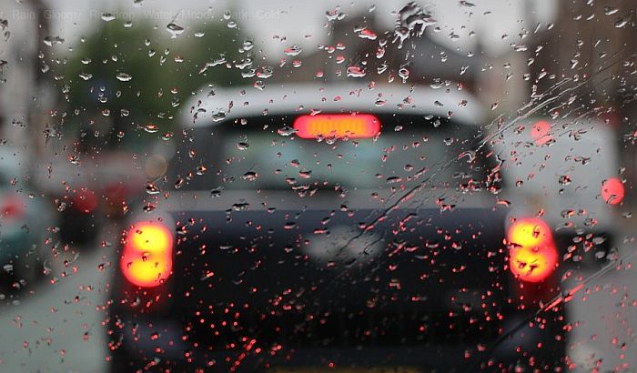 AMSS: Otežan saobraćaj zbog kiše