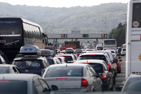AMSS: Povećan broj vozila na putevima u Srbiji, moguća duža zadržavanja na naplatnim stanicama